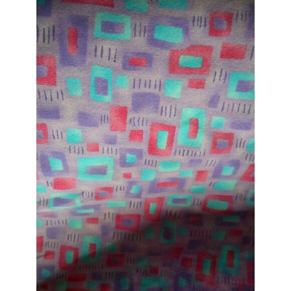 Purple Squares Sz XL Scrub Top  Medical Uniform - Picture 2 of 6